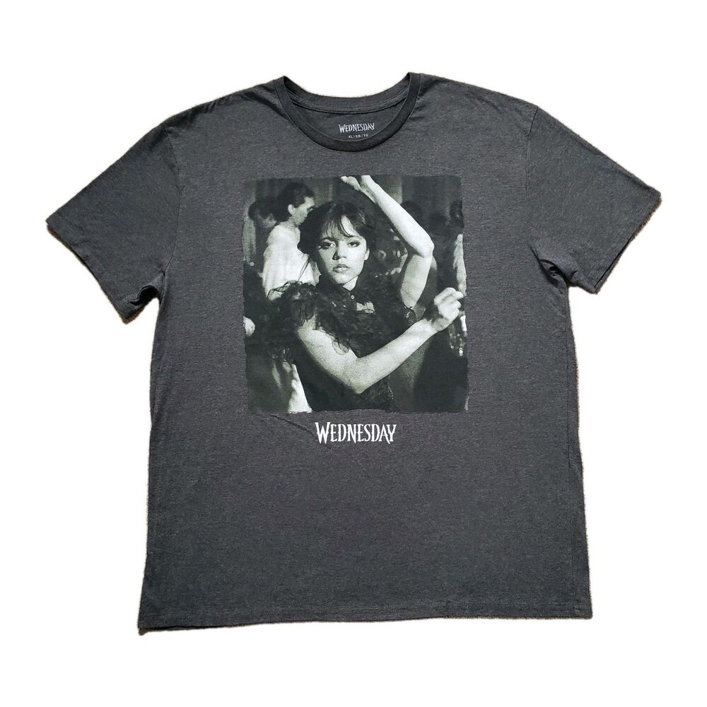 Wednesday Addams Sz XL Mens Jenna Ortega Gray Graphic T-Shirt Halloween Netflix
